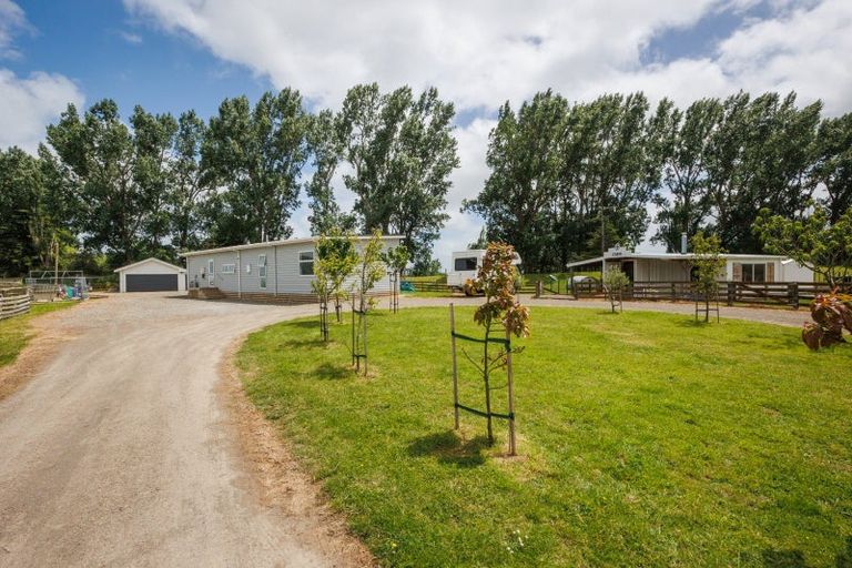 Photo of property in 78 Tamatarau Road, Tokomaru, Palmerston North, 4474