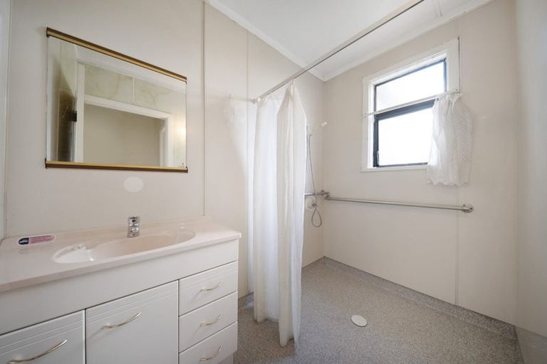 Photo of property in 38 Range View Road, Mount Albert, Auckland, 1025