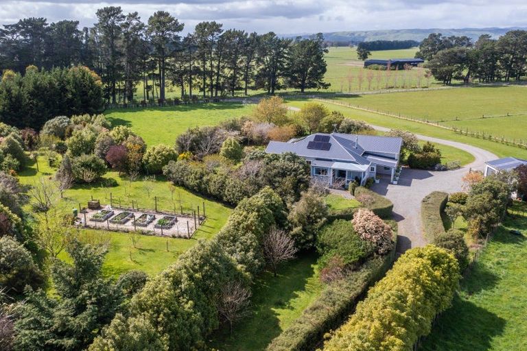 Photo of property in 1832 State Highway 2, Tauwharenikau, Greytown, 5794