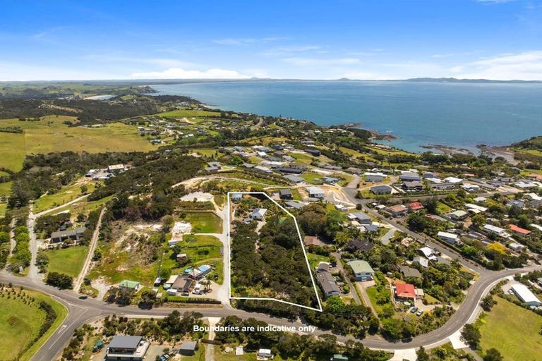 Photo of property in 105 Cable Bay Block Road, Cable Bay, 0420