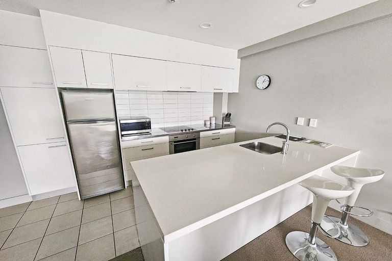 Photo of property in The Capital, 2/370 Oriental Parade, Oriental Bay, Wellington, 6011