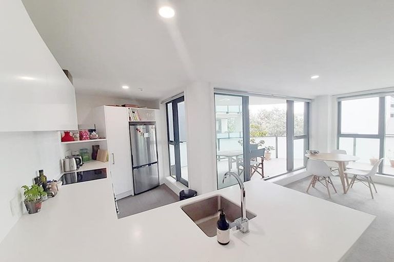 Photo of property in The Mews, 15/8 Basque Road, Eden Terrace, Auckland, 1021