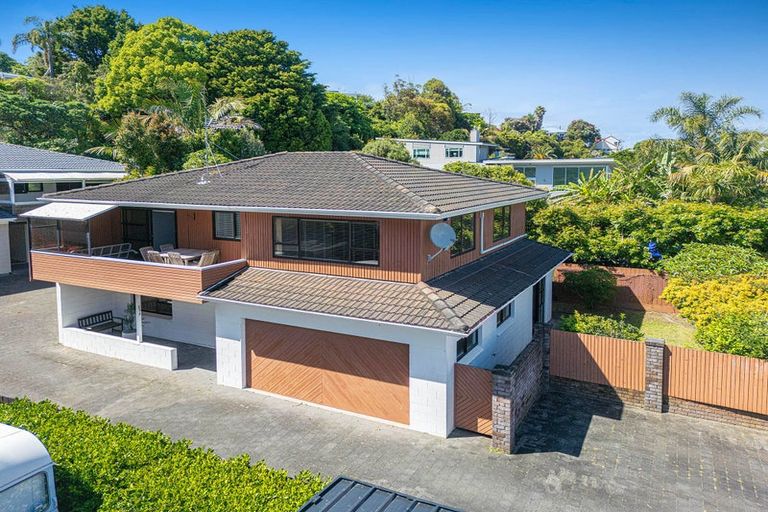 Photo of property in 54 The Circle, Manly, Whangaparaoa, 0930