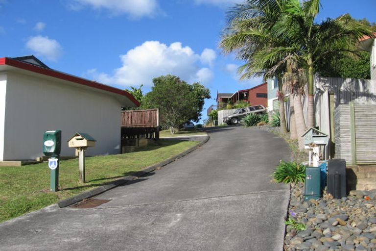Photo of property in 16 Grenadine Place, Unsworth Heights, Auckland, 0632