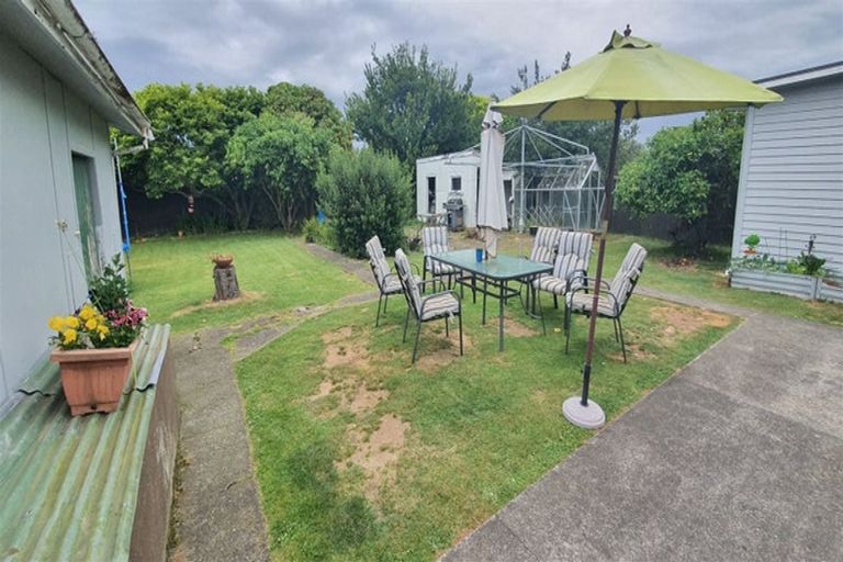 Photo of property in 22 George Street, Levin, 5510