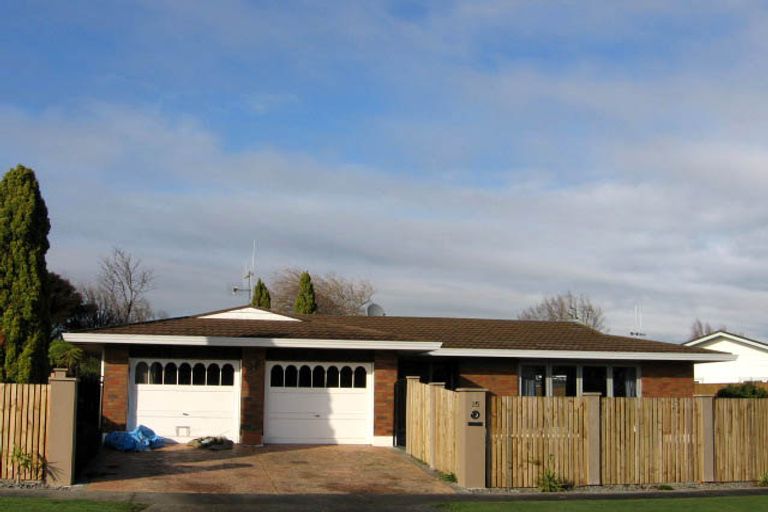 Photo of property in 35 Kentucky Way, Awapuni, Palmerston North, 4412