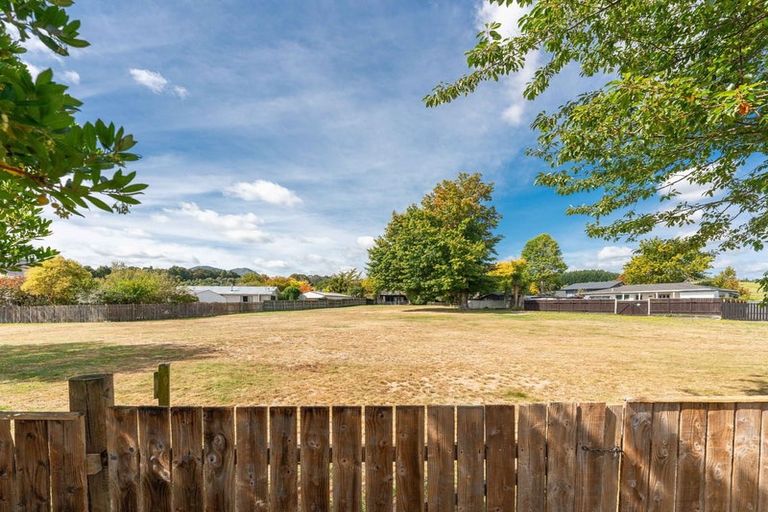 Photo of property in 4 Avon Close, Richmond Heights, Taupo, 3330