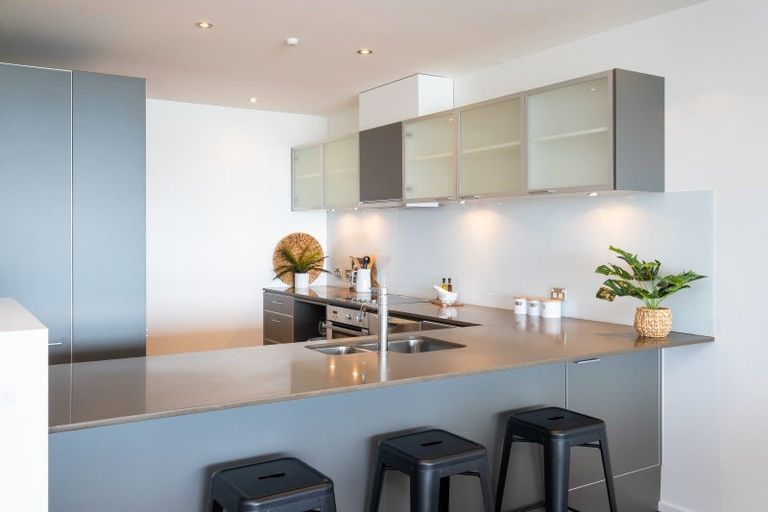 Photo of property in 306/7 Humber Street, Pandora, Napier, 4110