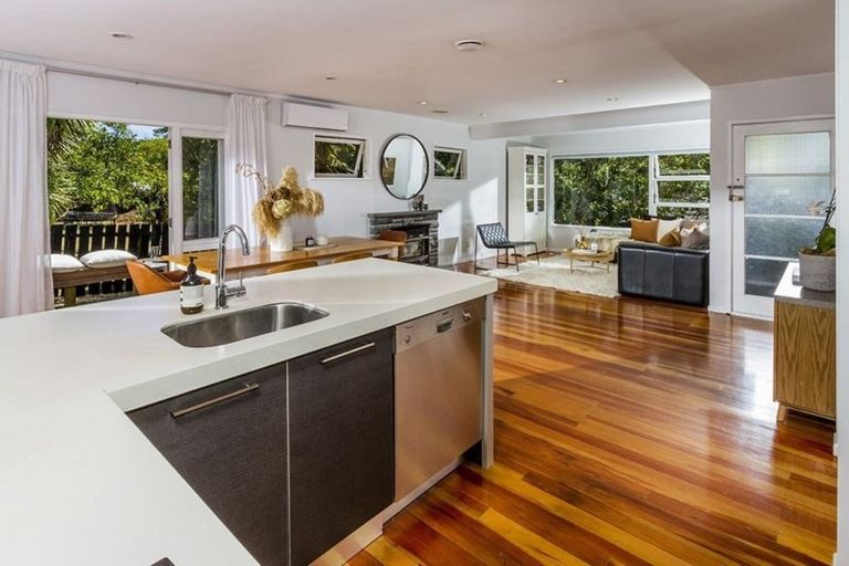 Photo of property in 20 Lynden Avenue, Hillcrest, Auckland, 0627