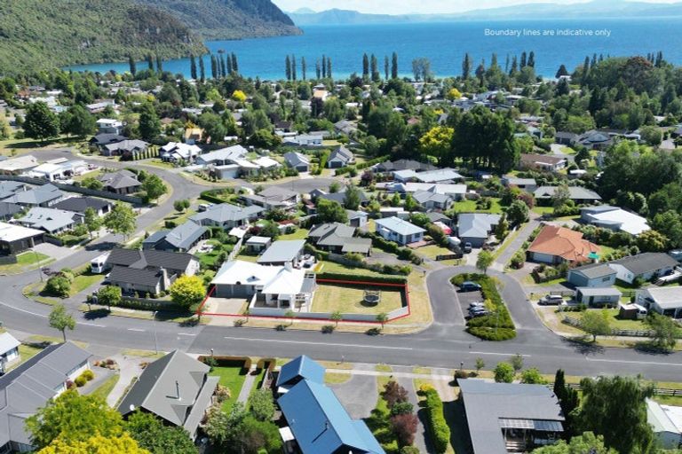 Photo of property in 1 Antonia Place, Kinloch, Taupo, 3377