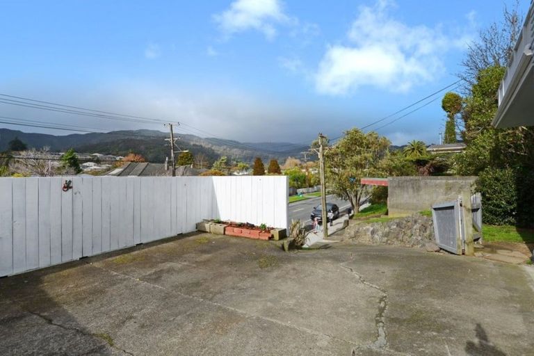 Photo of property in 176 George Street, Stokes Valley, Lower Hutt, 5019