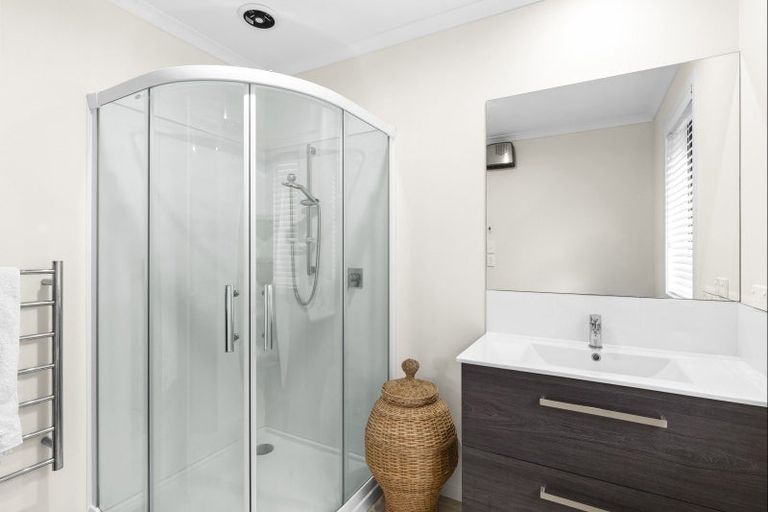 Photo of property in 5 Clifford Close, Leamington, Cambridge, 3432