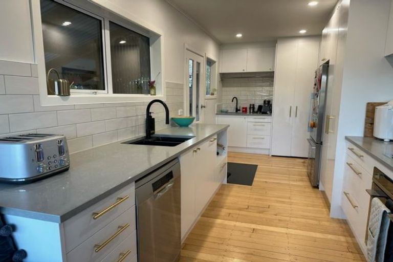 Photo of property in 1 John Gill Road, Cockle Bay, Auckland, 2014