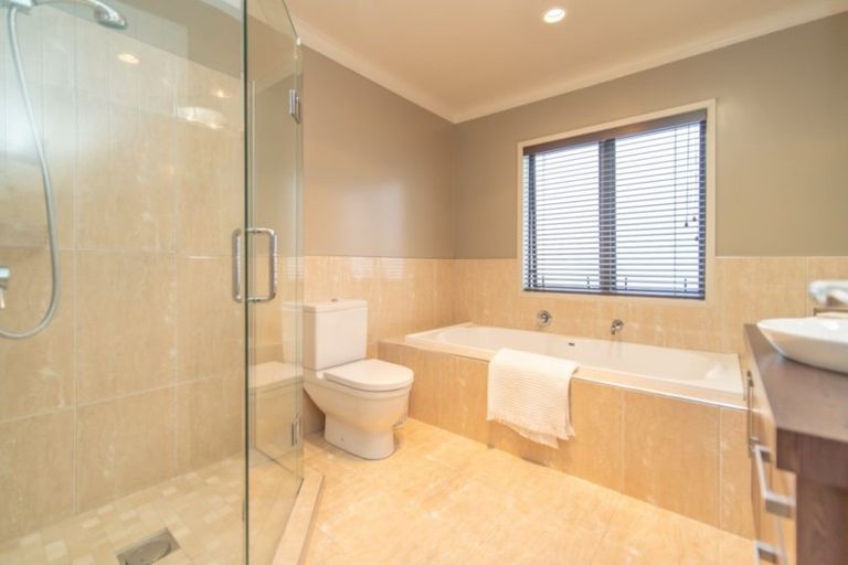 Photo of property in 18 Phoenicia Court, The Gardens, Auckland, 2105