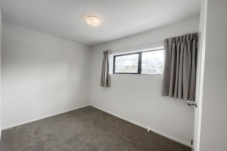 Photo of property in 338 Royal Road, Massey, Auckland, 0614