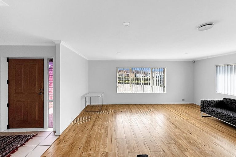 Photo of property in 60 Magic Way, Randwick Park, Auckland, 2105