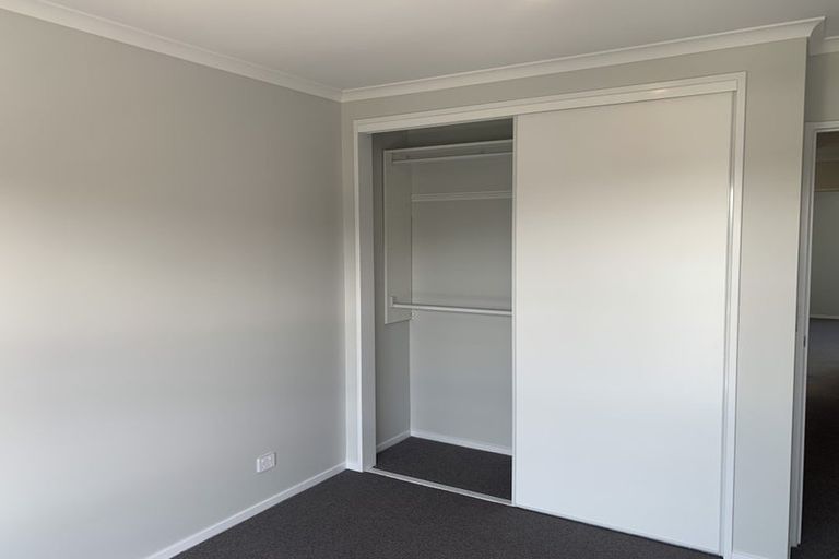 Photo of property in 15 William Calvert Drive, Swanson, Auckland, 0614