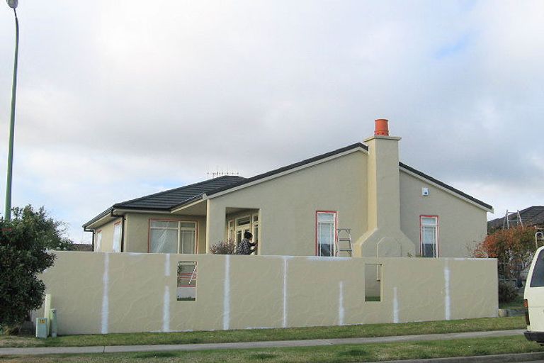 Photo of property in 19 Quadrant Heights, Paraparaumu, 5032