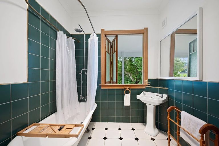 Photo of property in 376 Mangakura Road, Helensville, 0875