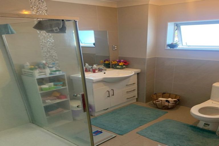 Photo of property in 2/69 Mcintyre Road, Mangere Bridge, Auckland, 2022