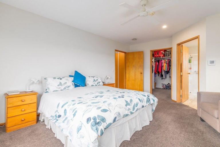 Photo of property in 2 Millcroft Place, Parklands, Christchurch, 8083