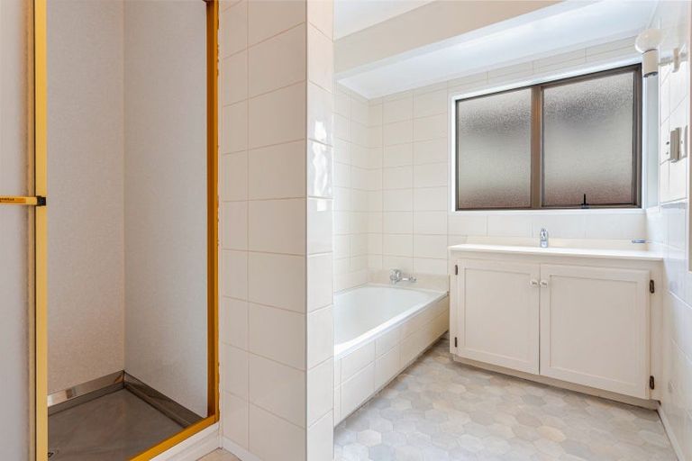 Photo of property in 4 Marlin Street, West Harbour, Auckland, 0618