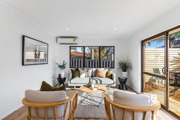 Photo of property in 5 Raddock Place, Farm Cove, Auckland, 2012