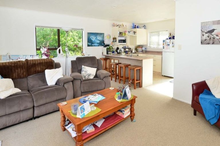 Photo of property in 17 Merehai Place, Snells Beach, 0920