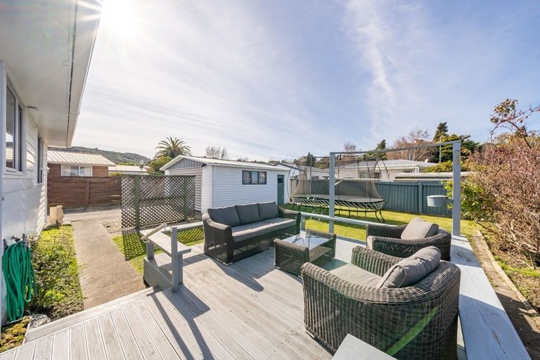 Photo of property in 18 Shanly Street, Brown Owl, Upper Hutt, 5018