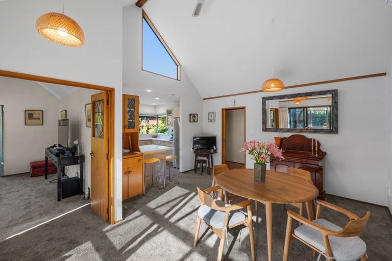 Photo of property in 2/6 Cricklewood Place, Avonhead, Christchurch, 8042