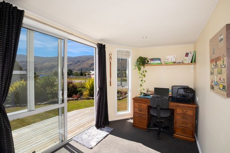 Photo of property in 2 Hector Close, Kingston, Athol, 9793