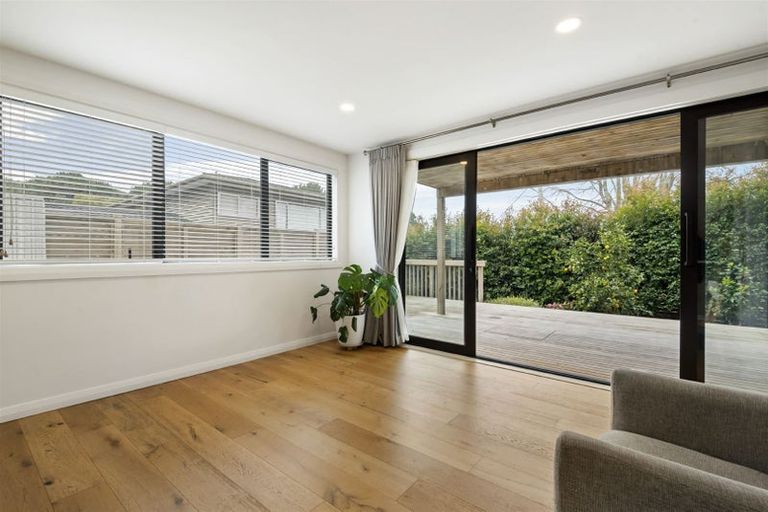 Photo of property in 10a Aberdeen Road, Campbells Bay, Auckland, 0620