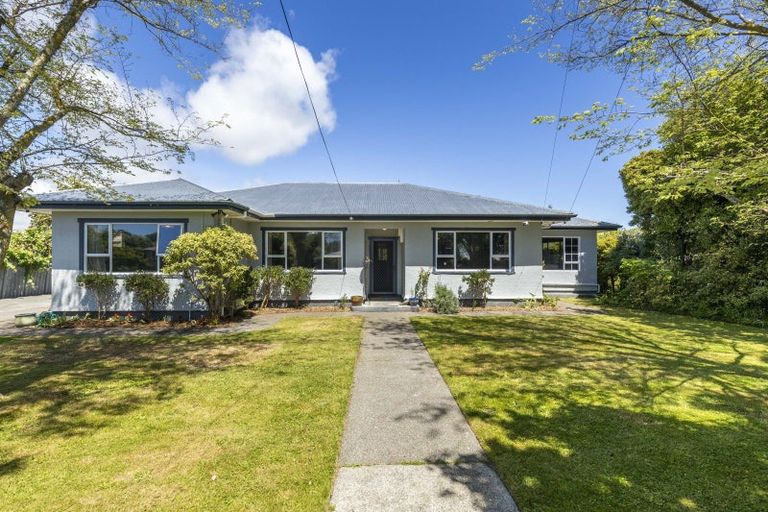 Photo of property in 17 Harris Street, Waitara, 4320