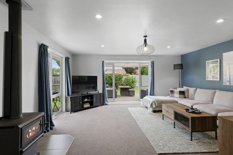 Photo of property in 15 Cross Street, Coalgate, 7673