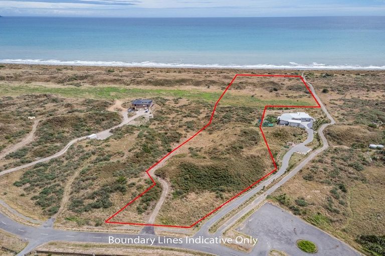 Photo of property in 8 Mahurenga Lane, Te Horo, Otaki, 5581