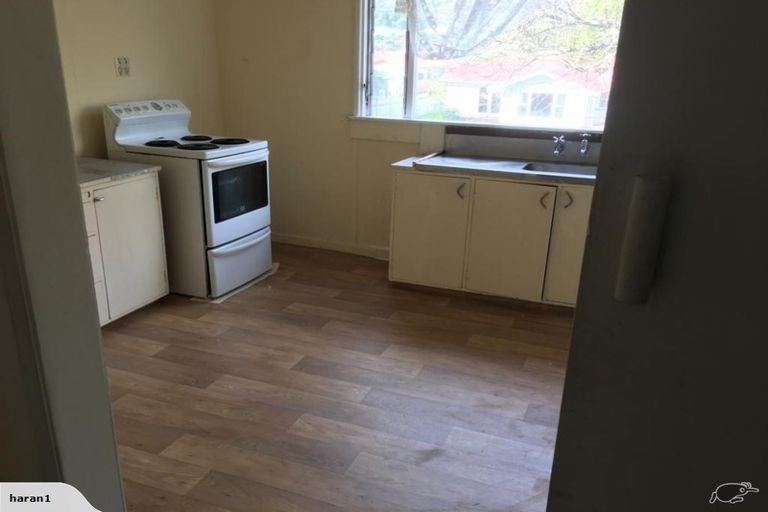 Photo of property in 2/292 Main Road, Tawa, Wellington, 5028