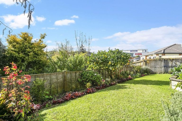 Photo of property in 35 Elan Place, Stanmore Bay, Whangaparaoa, 0932