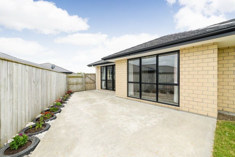 Photo of property in 12 Gibraltar Way, Fitzherbert, Palmerston North, 4410