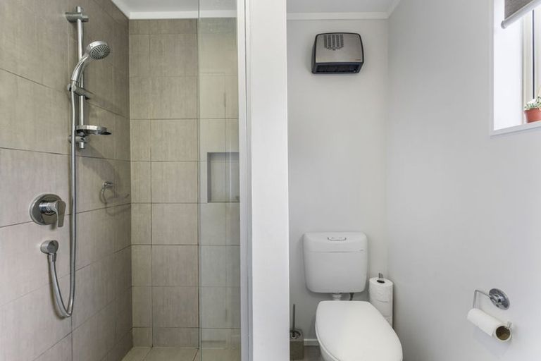 Photo of property in 23 Crows Road, Swanson, Auckland, 0614