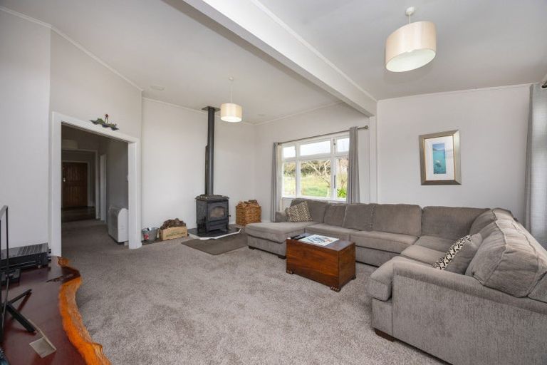 Photo of property in 1232 Opaki Kaiparoro Road, Mauriceville, Masterton, 5882