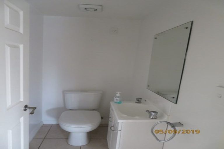 Photo of property in 3a Trelawn Place, Cockle Bay, Auckland, 2014