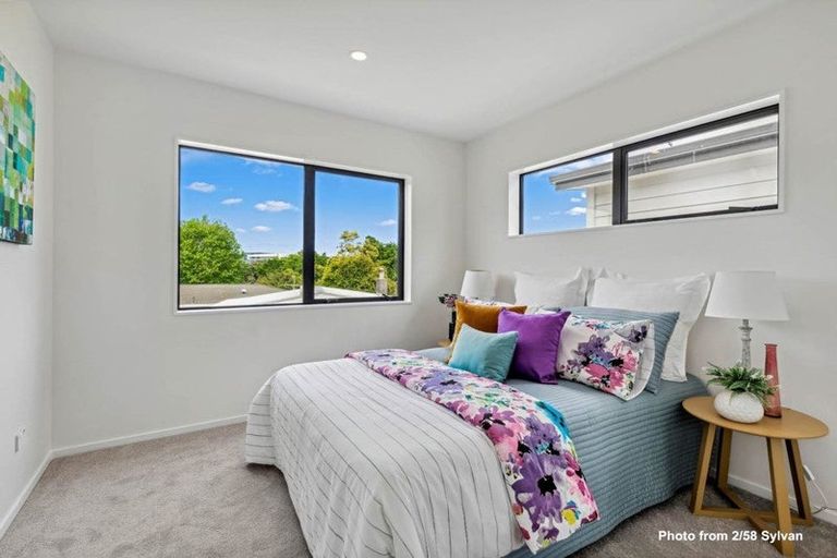 Photo of property in 7/58 Sylvan Crescent, Te Atatu South, Auckland, 0610