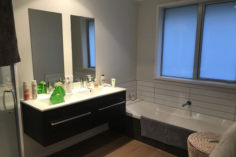 Photo of property in 35 Teal Place, Pyes Pa, Tauranga, 3112