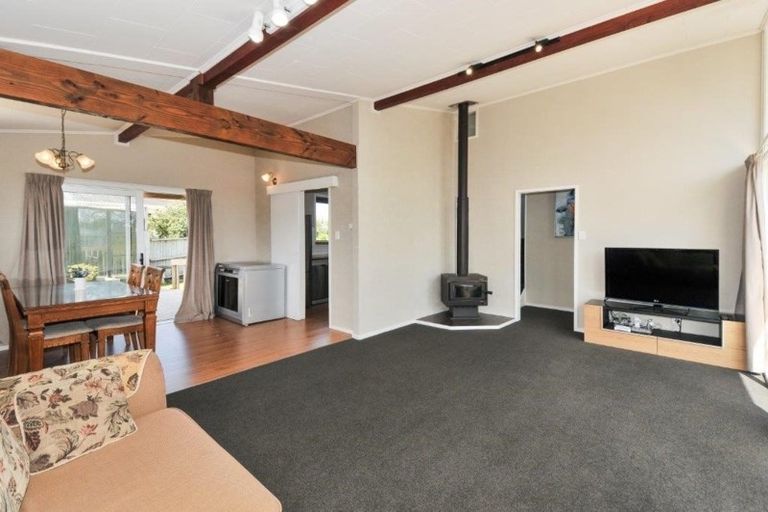 Photo of property in 4 Cassia Place, Sunnynook, Auckland, 0620