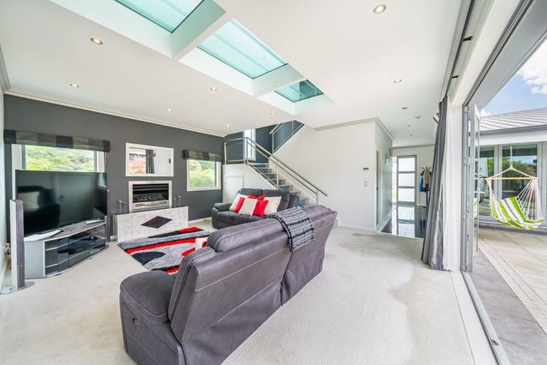 Photo of property in 2 Mo Street, Camborne, Porirua, 5026