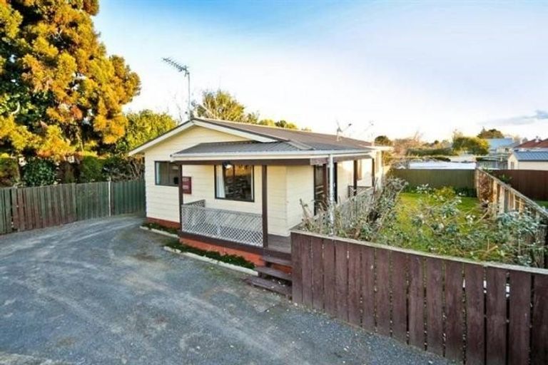 Photo of property in 18a Douglas Crescent, Fairfield, Hamilton, 3214