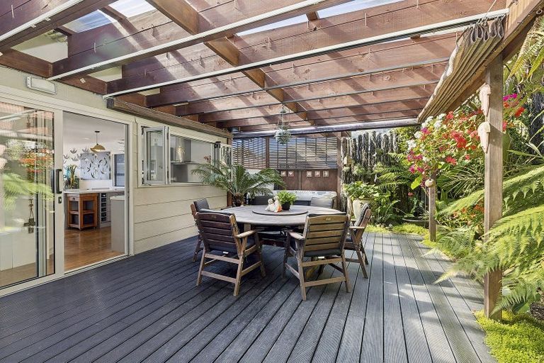 Photo of property in 7 Ocean Parade, Pukerua Bay, 5026