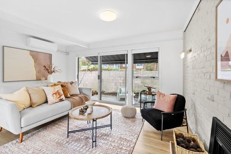 Photo of property in 1/1a Margaret Place, Milford, Auckland, 0620