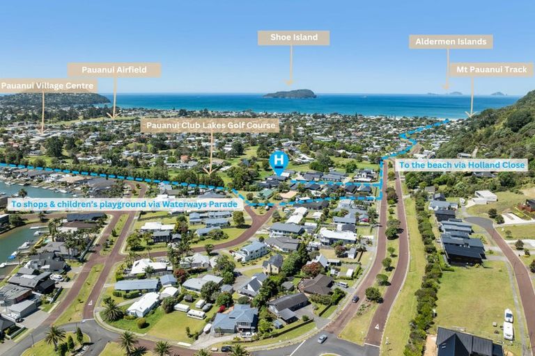 Photo of property in 15 Lynette Place, Pauanui, 3579