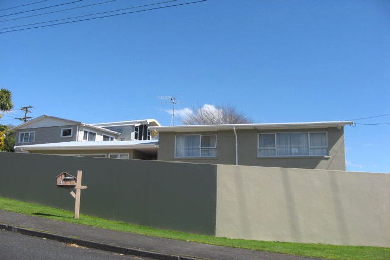 Photo of property in 1 Raniera Street, Glen Avon, New Plymouth, 4312